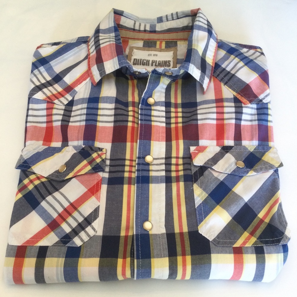 Ditch Plains Mens Short Sleeved Plaid Cotton Shirt, Snap Front.